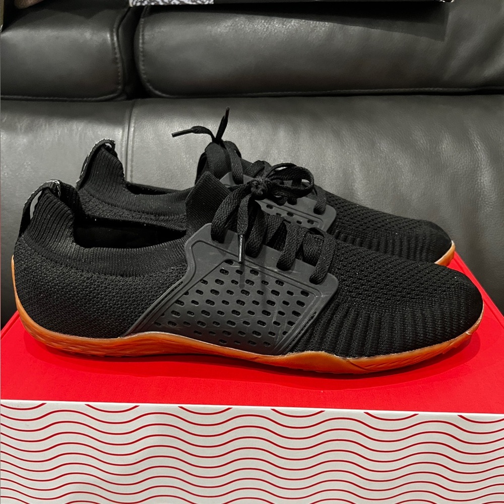 Whitin Barefoot Shoe